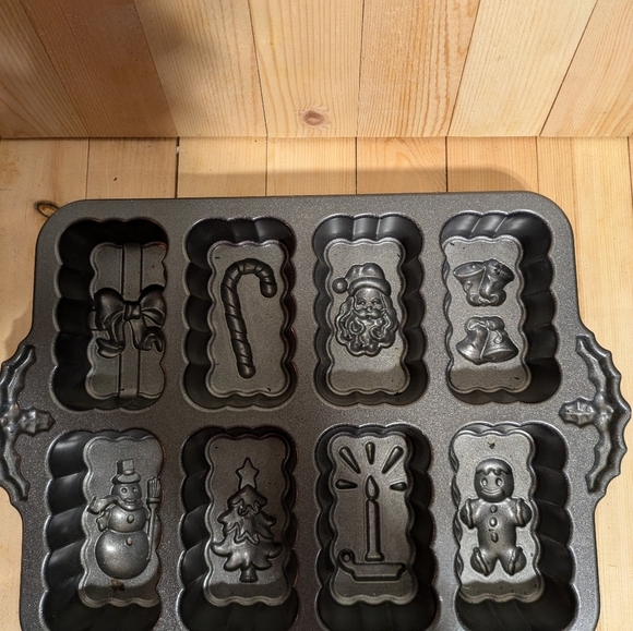 Nordic Ware Holiday-Themed Gray Baking Mold - Picture 5 of 7